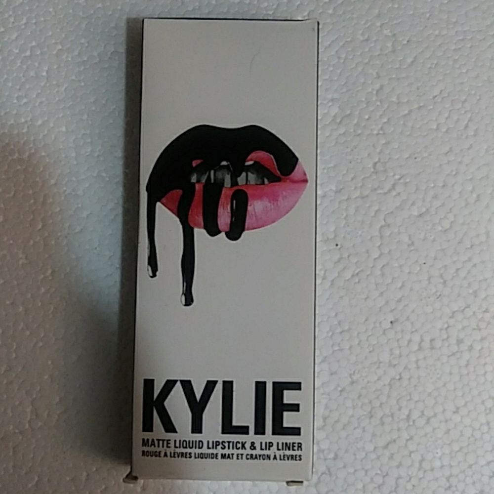 Kylie jenner lipstick & lip liner dead of knight